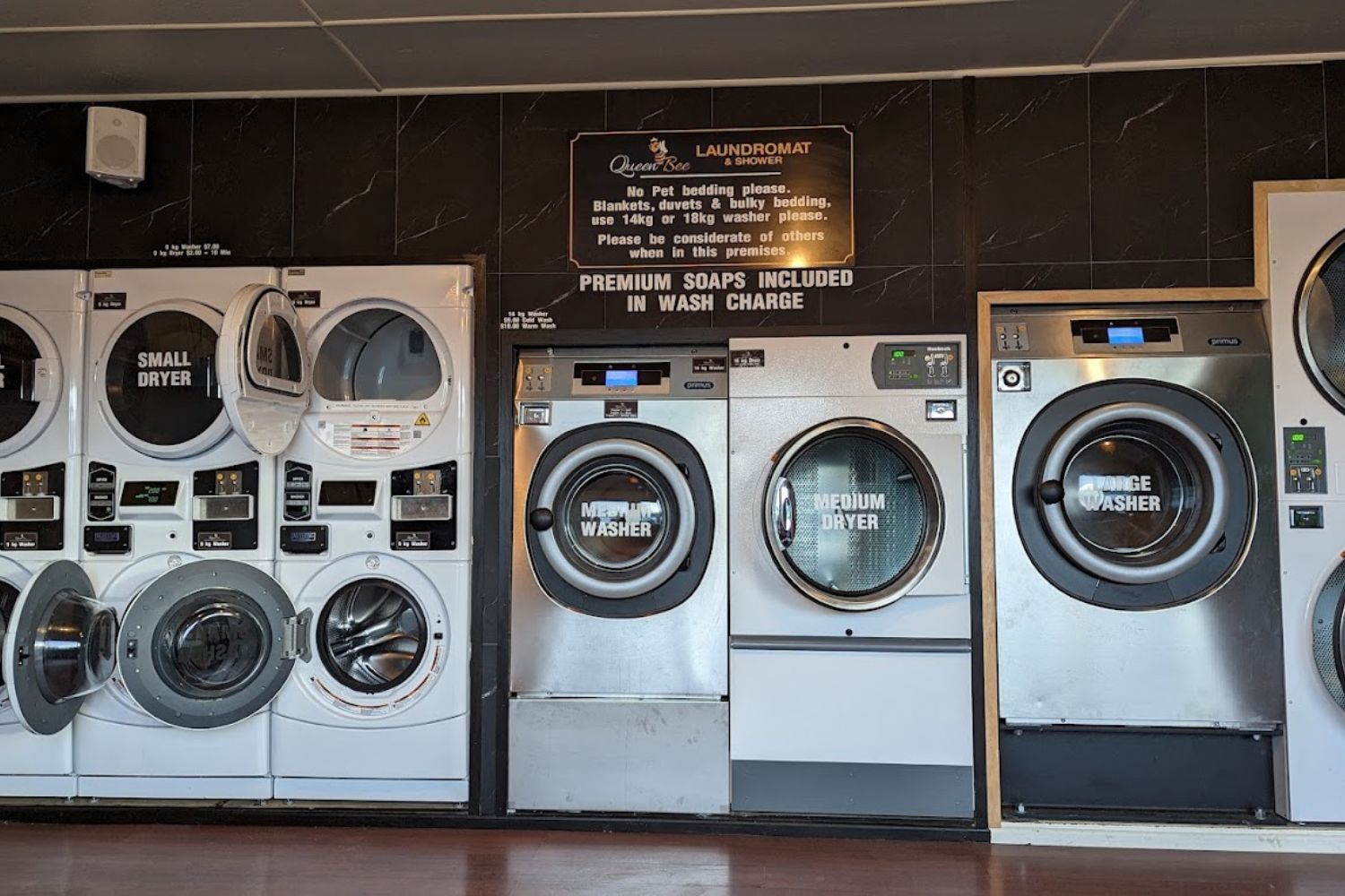 Queen Bee Laundromat & Shower - Mackenzie Region, New Zealand